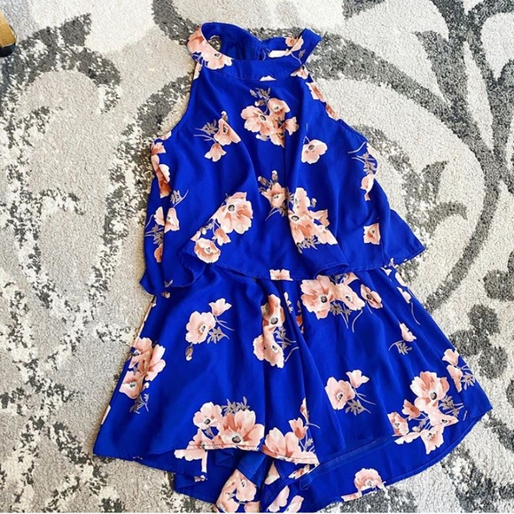 Blue romper with pink flowers - Picture 3 of 4